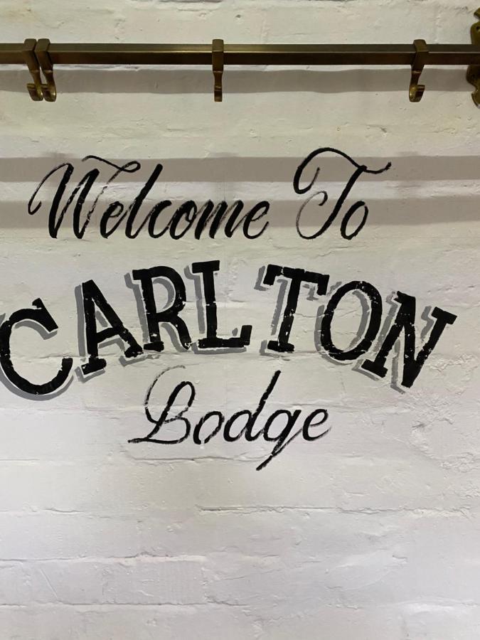 Lodge The At Carlton Tavern Free Parking *